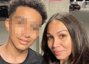 Un niño de 14 años se enamora de forma obsesiva de un personaje creado por una IA y se acaba suicidando