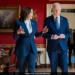 Kamala Harris se desmarca de Biden por haber llamado «basura» a los seguidores de Trump