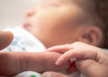 Acusan a una mujer en Italia por ahogar a su hija recién nacida en un inodoro