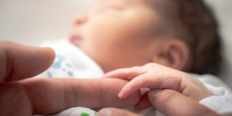 Acusan a una mujer en Italia por ahogar a su hija recién nacida en un inodoro