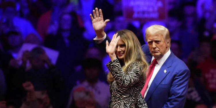 La campaña de Trump se desmarca de los comentarios racistas sobre Puerto Rico en un mitin