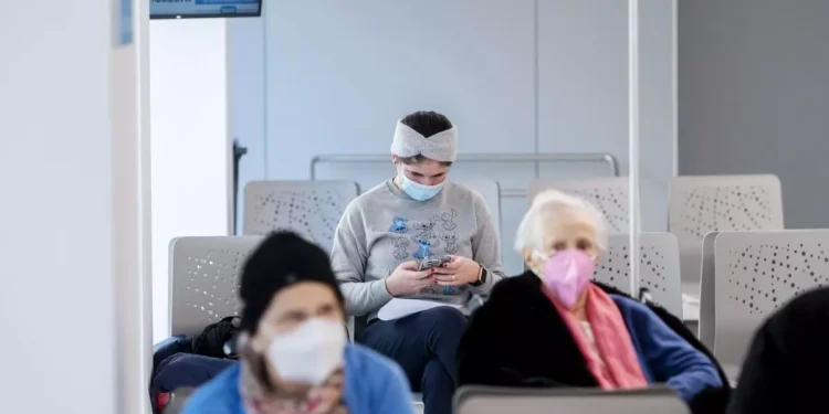 La OMS, ante el posible retorno de las mascarillas: «Depende de la gente decidir llevarlas»