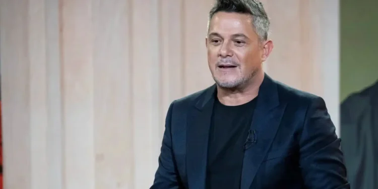 Alejandro Sanz pide a políticos españoles que trabajen ante la Dana: «España les está mirando y el mundo también»