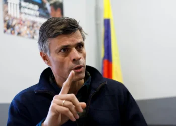 Leopoldo López asegura que asesinato de activista Edwin Santos es un «crímen político»