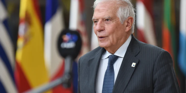 El PPE pide a Borrell que reconozca a González como presidente electo de Venezuela