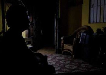 Al menos 60 familias de localidad en Falcón tienen más de un mes sin electricidad