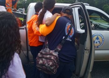 Veinte jóvenes de un equipo de fútbol resultan heridas en accidente en Guárico