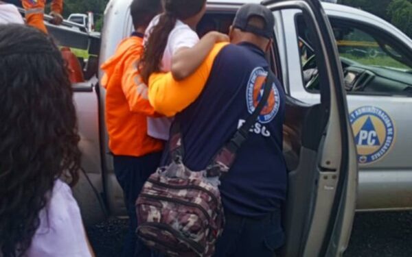 Veinte jóvenes de un equipo de fútbol resultan heridas en accidente en Guárico