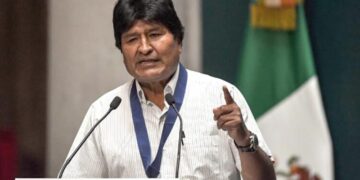 Evo Morales denuncia intento de asesinato en su contra: dispararan 14 veces a su vehículo