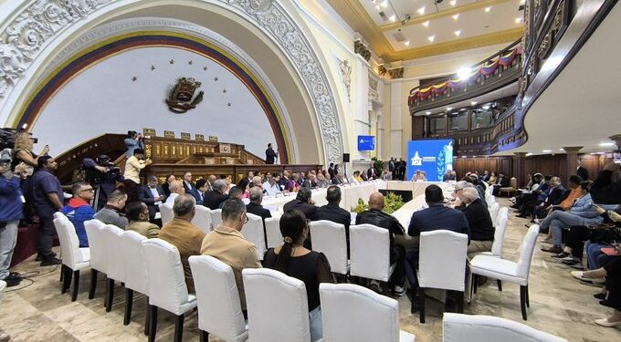 Venezuela revisa sus leyes electorales de cara a los comicios regionales y locales de 2025