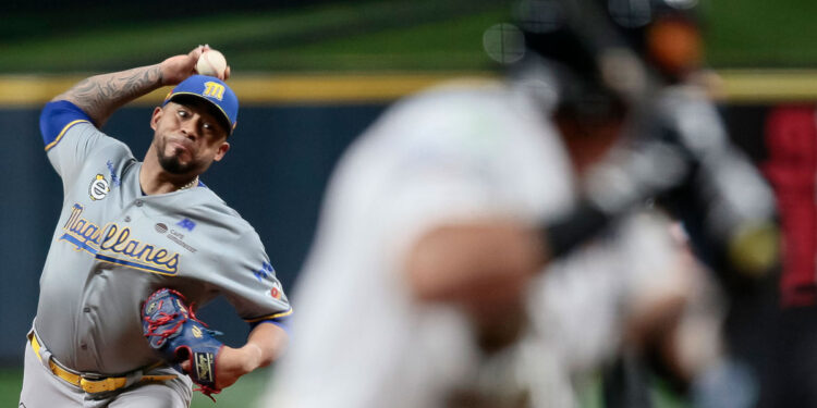 Magallanes derrotó a Leones por primera vez en el Monumental