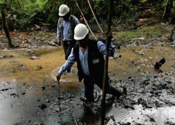 Autoridades peruanas evalúan emergencia ambiental en la Amazonía tras derrame de crudo
