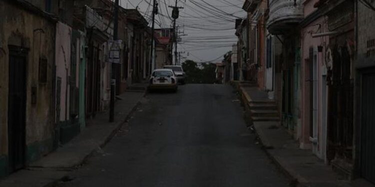 Chavismo responsabilizó a EEUU por el apagón nacional en Cuba 