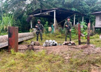 Incautan semisumergible en un campamento de la guerrilla del ELN en el oeste de Colombia