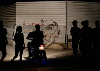 Millones de cubanos siguen sin electricidad, mientras la isla se prepara para la llegada del huracán Oscar