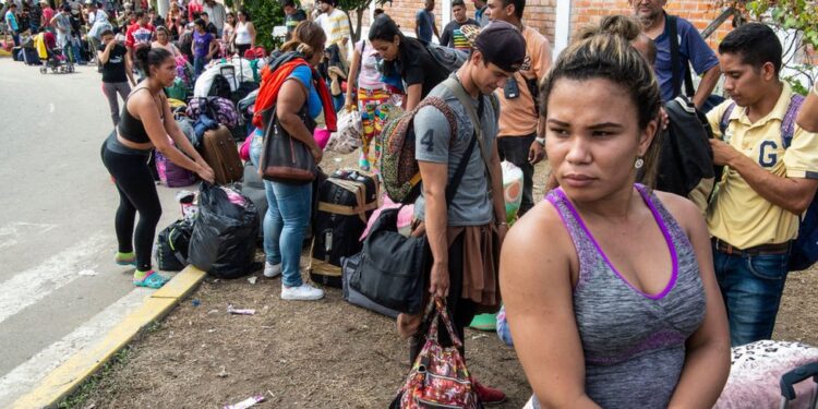 Perú anuncia más restricciones para los migrantes venezolanos