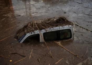 Ascienden a 62 las muertes por inundaciones repentinas en Valencia, España