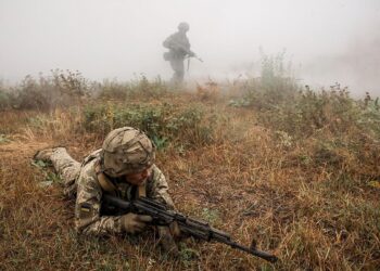 Ucrania acusa a soldados rusos de ejecutar a dos militares ucranianos