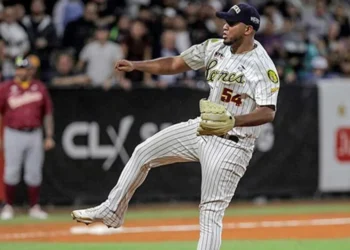 Leones del Caracas se recupera ante Águilas del Zulia y sube de posición en la tabla