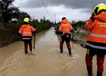 Bombero venezolano en la zona cero de España tras la DANA: «no hay más terror que este»