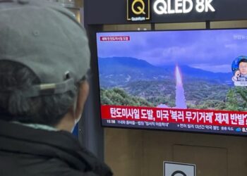 La UE condena el lanzamiento de misil norcoreano que pone en peligro la paz y la seguridad