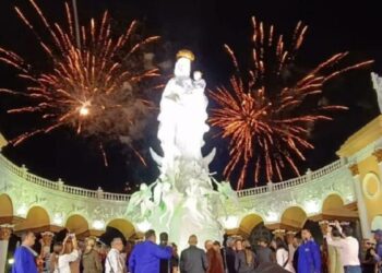 Zulianos celebran la bajada de la Virgen de La Chinita