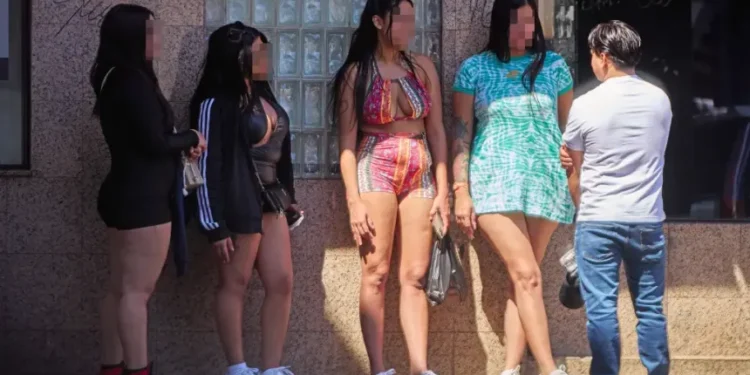 Migrantes podrían estar siendo prostituidas por el Tren de Aragua en el «Mercado de los Novios» de Nueva York