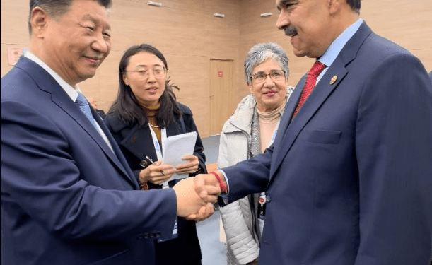 Maduro se reunió con Xi Jinping en los Brics: «¡Nos une una amistad de hierro, de acero!»