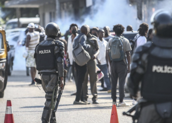 Protestan en Mozambique tras fraude en las elecciones presidenciales y el asesinato de dos opositores