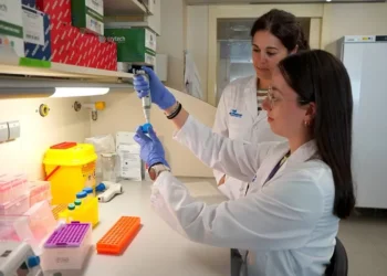 Lucha contra el VIH en Venezuela se ve limitada por la escasez de reactivos y poca prevención