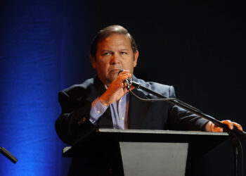Andrés Velásquez dice que Maduro «debe abandonar el poder» tras «paliza» electoral