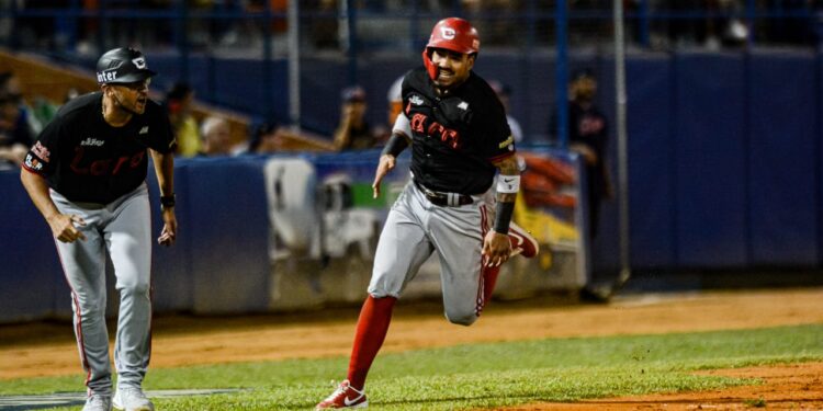 Los Cardenales Lara derrotaron al Magallanes en Valencia 16-4