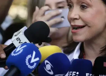 María Corina pide a los funcionarios judiciales desacatar las “órdenes que violan la Constitución”