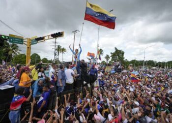 Oposición venezolana asegura que seguirá la lucha por «la libertad» tras un año de las primarias