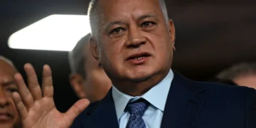 Cabello denuncia presunto plan encabezado por ex policías para traficar armas en Venezuela