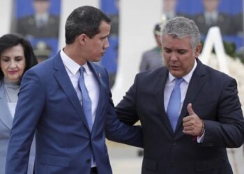 Guaidó denuncia intento de Maduro de fabricar un montaje contra el expresidente Iván Duque por ‘software’ Pegasus