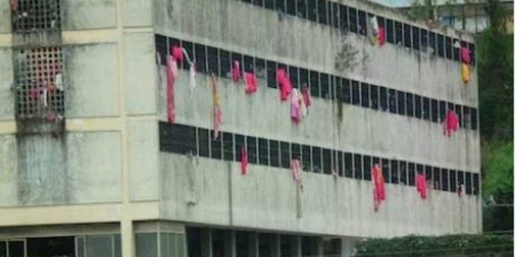 Detienen a directora del INOF por presunta corrupción