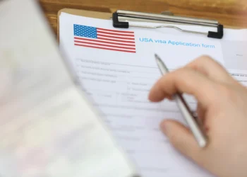 Embajada de EEUU confirma que el proceso de parole sigue aceptando nuevas solicitudes