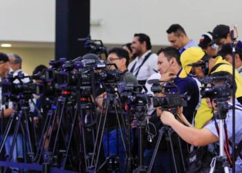 Ex ministro Pedro Tellechea anuncia que renunció a su cargo por presuntos problemas de salud