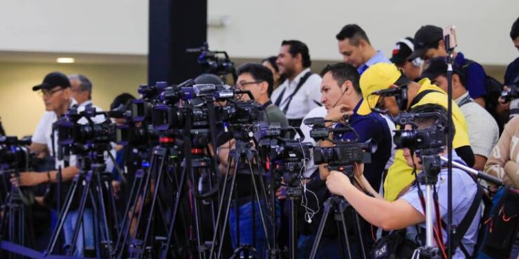 Ex ministro Pedro Tellechea anuncia que renunció a su cargo por presuntos problemas de salud