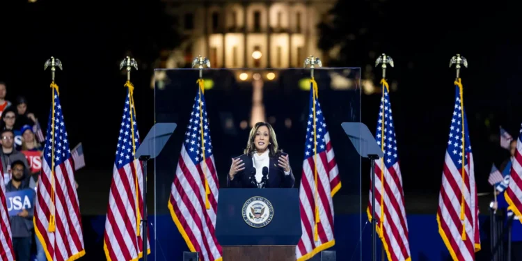 Kamala Harris durante su discurso final en Washington: «Es tiempo para el liderazgo de una nueva generación»