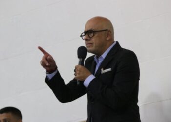Jorge Rodríguez propuso convertir las parroquias en comunas