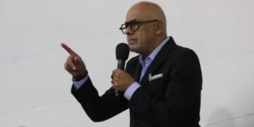 Jorge Rodríguez propuso convertir las parroquias en comunas