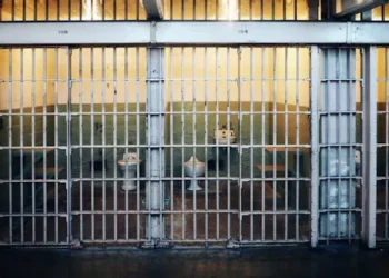 Lo envían a la cárcel por grabar a mujeres en probadores de ropa