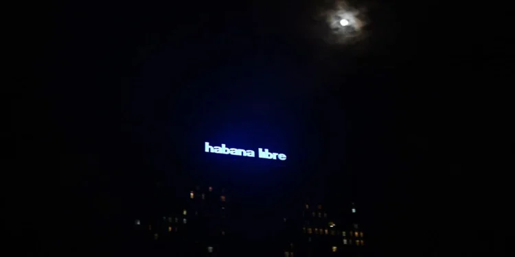 Las imágenes que recorren el mundo sobre el apagón nacional en Cuba