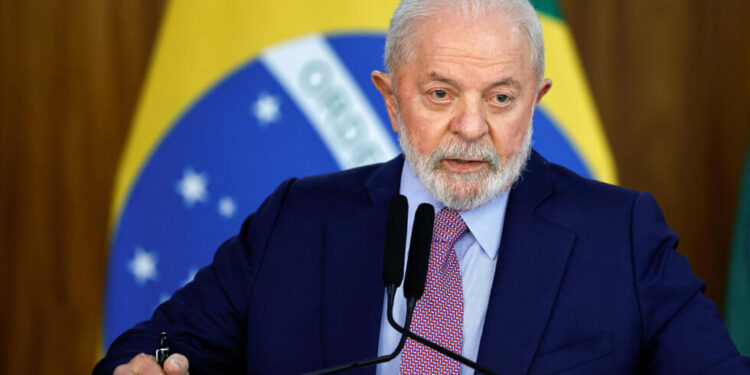 Lula está estable y pasará por una nueva revisión en cinco días tras golpearse en la nuca