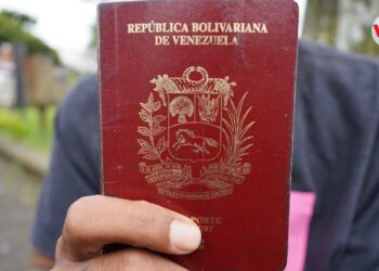 Migración Colombia negó que exigirán pasaportes vigentes a migrantes venezolanos para salir del país