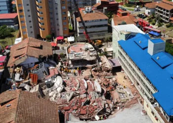 Hallan cuarto cadáver entre los escombros del hotel que se derrumbó en Argentina