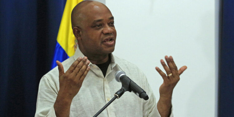 Canciller de Colombia tras implementación de visas en Reino Unido: “esperamos que reconsidere la decisión”