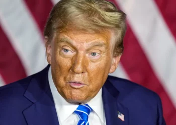 Juez de Nueva York pospone una semana la decisión sobre anulación de condena a Trump